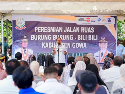 Tak Ada Lagi Jalan Berlubang dan Debu, Gubernur Andi Sudirman Resmikan Jalan Burung-Burung&ndash;Bili-Bili