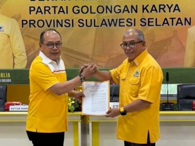 Supriansa Resmi Jabat Plt Ketua Golkar Makassar Gantikan Appi, IAS Serahkan SK Langsung!