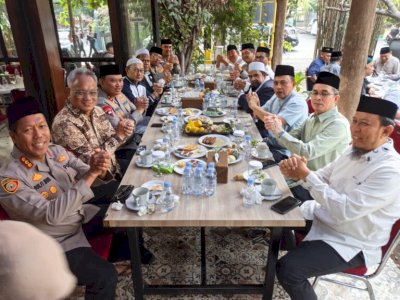 Ngopi Pagi di Al-Markaz, Kapolda Sulsel dan Kapolrestabes Makassar Pererat Silaturahmi Bersama Tokoh Agama