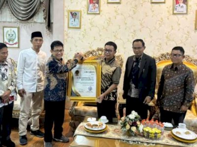 Bupati Soppeng H. Suwardi Haseng Raih PWI Sulsel Awards 2026: Komitmen Nyata Majukan Pendidikan Bumi Latemmamala!