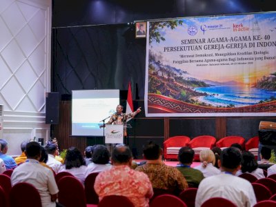 Hadiri Seminar Agama PGIW Sulselra, Gubernur Andi Sudirman Dorong Demokrasi Inklusif dalam Kebinekaan